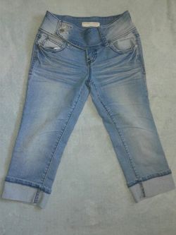 cute women's Capri jeans size 5