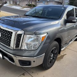 2018 Nissan Titan SV