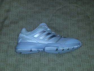 Women's Adidas Tennis Shoes