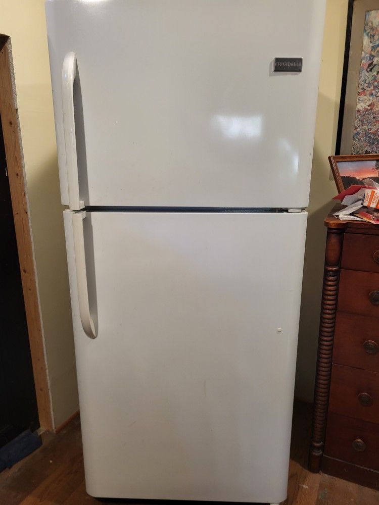 Frigidaire Frost Free Frig