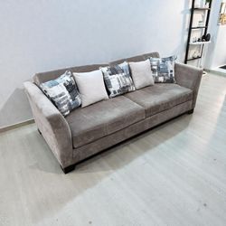 Spacious Sofa Bed | DELIVERY AVAILABLE 