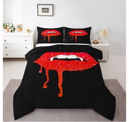 Vampire Lips Black Comforter Set