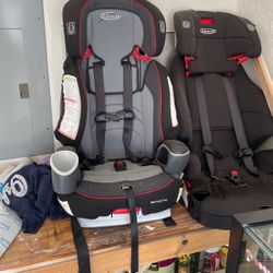 2 Child Safety Seats 