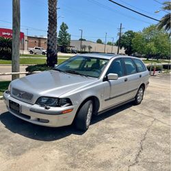 2002 Volvo V40