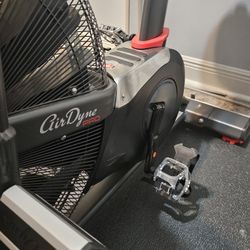 Schwinn Airdyne Pro Bike AD7, Bowflex Max trainer M5, Octane Ro Rowing Machine