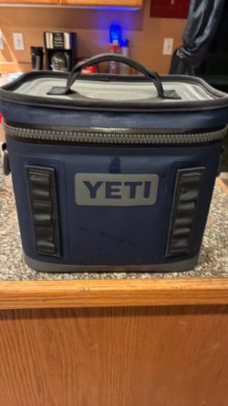 Yeti lunch box