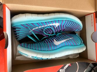 Women’s knit Nike sneakers