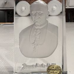 Bohemia Glass POPE SAINT JOHN PAUL  ll Frosted Glass Portrait 3.5"