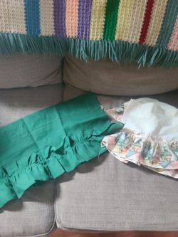 2 curtain valances
