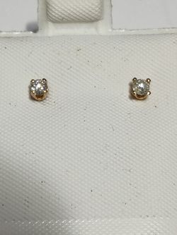 14k Diamond Earrings .10ct .05ct Each