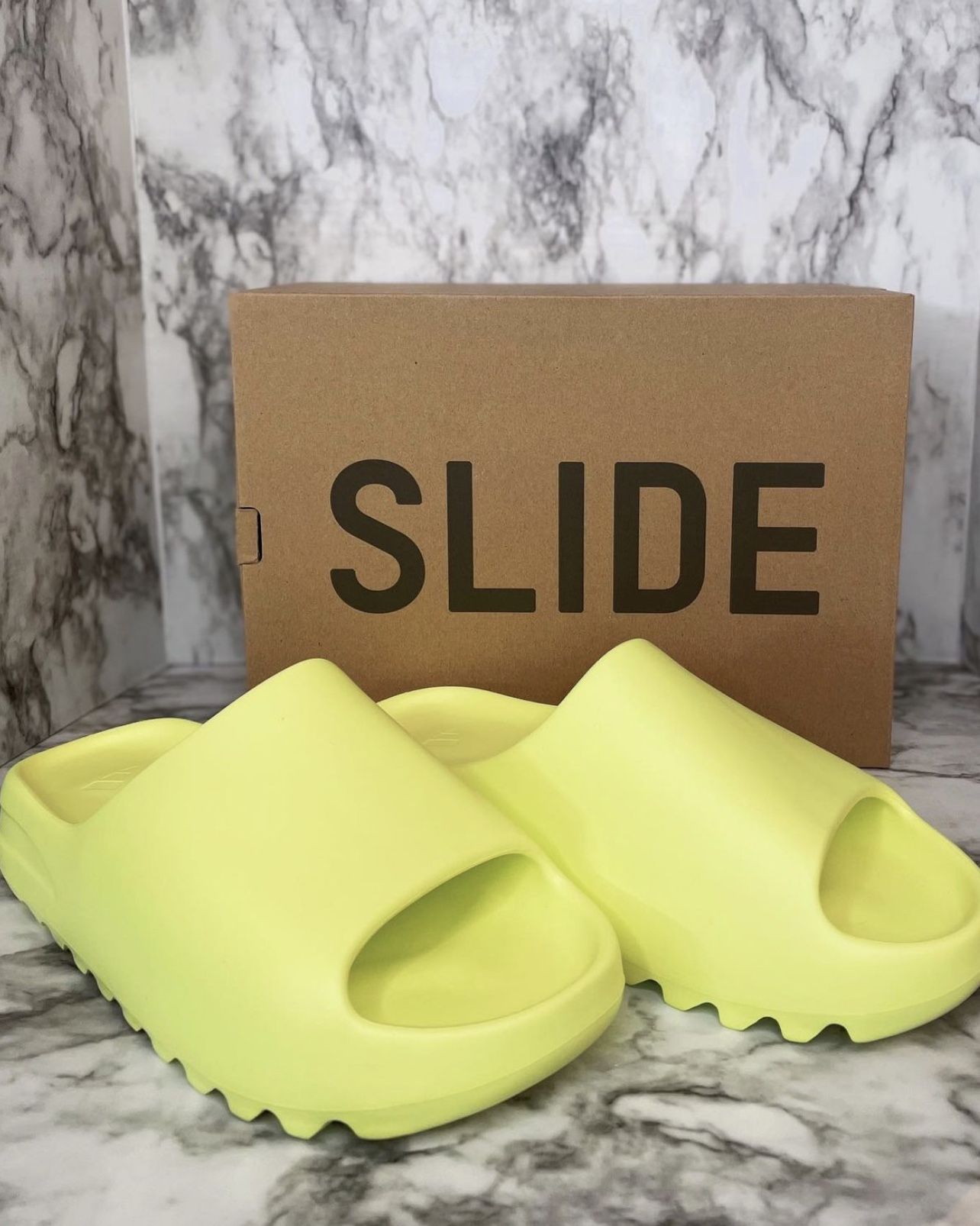 Yeezy Slide Green Glow Size 8,9,10,11,12 display picture 3