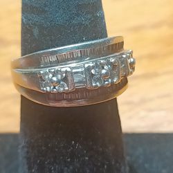 Sterling Silver Ring With CZ Stones Size 6