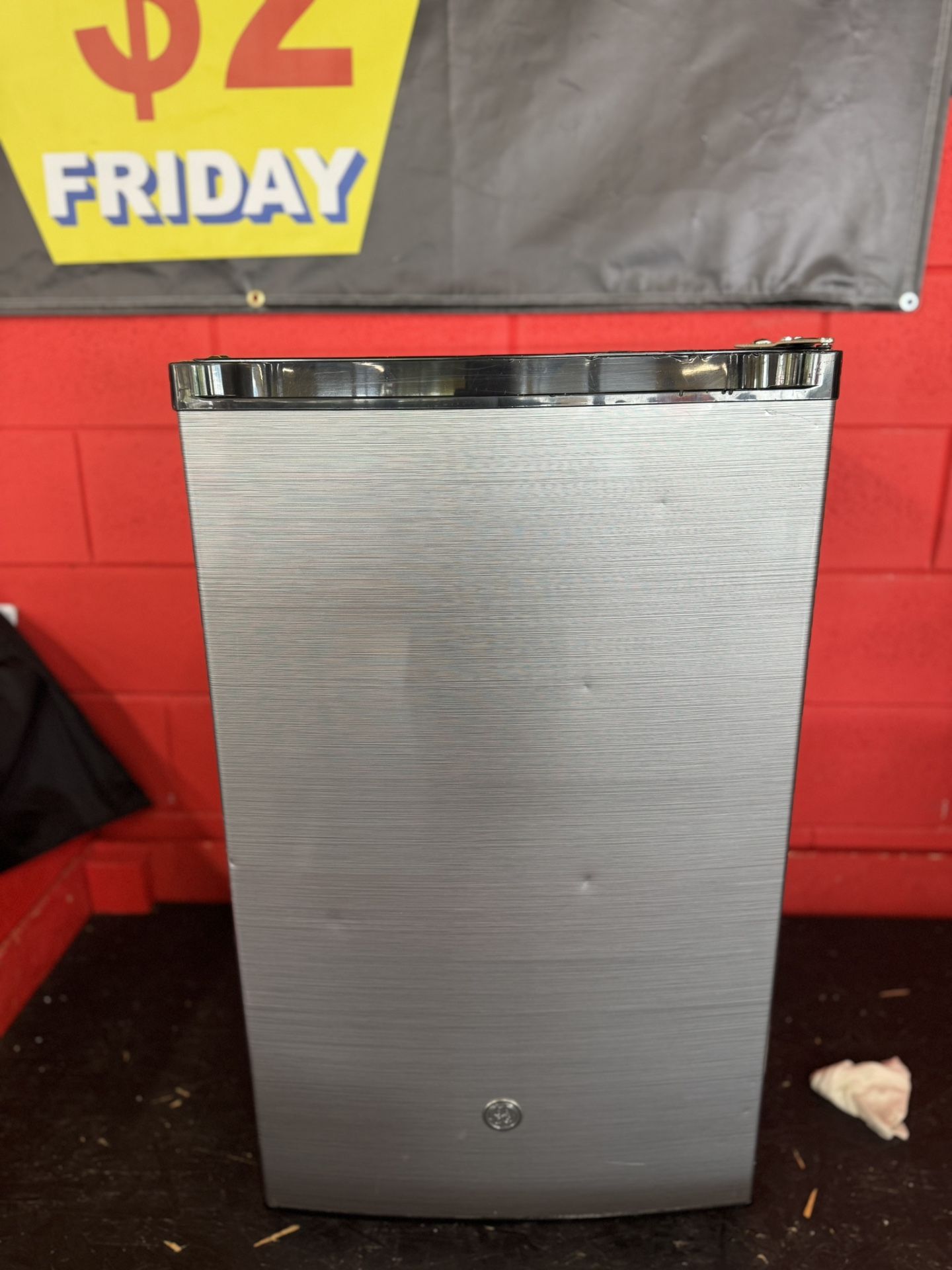 GE Mini Fridge