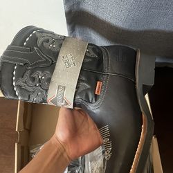 brand new work boots in box size 9 
