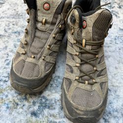 MERRELL Hiking Boots - Size 10