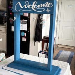 Hanging Plant Welcome Stand