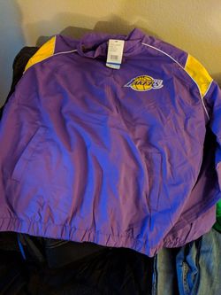 Lakers pull over windbreaker