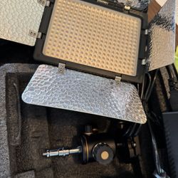 Yongnuo YN300 III LED Video Light Kit