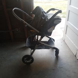 Stroller For Baby Comes As Is In Pic I'm Asking For $15  Lmk Thnx