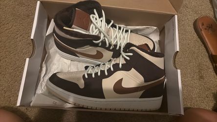 Wmns Air Jordan 1 Mid SE ‘Cream Dark Chocolate’