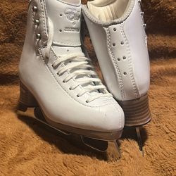 Jackson Elle Figure Skates Size 13.5 