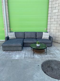 *Free Delivery* Bassett Sectional Couch Sofa