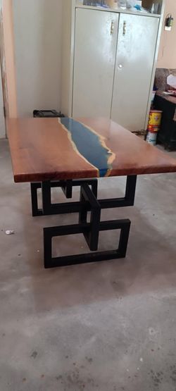 22.5 W 31 L Coffee table $200