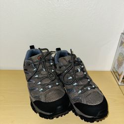 Merrell Moab 2 Waterproof Women’s Hiking shoes Size 7.5