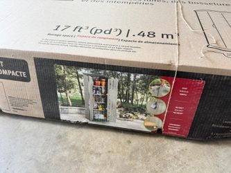 Rubbermaid Vertical Shed W/Floor