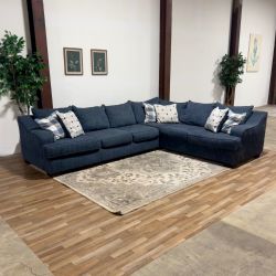 2-Piece Sectional Sofa 🚛 Delivery Available