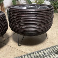 7 Inch And 9 Inch Wicker Rattan With Hair Pin Legs Plant Pots