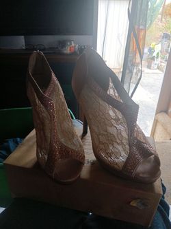 SNJ women's laced heel