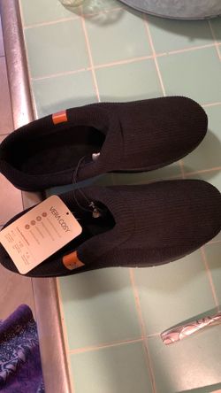 Men’s shoes VeraCosy size 11/12  New with tags
