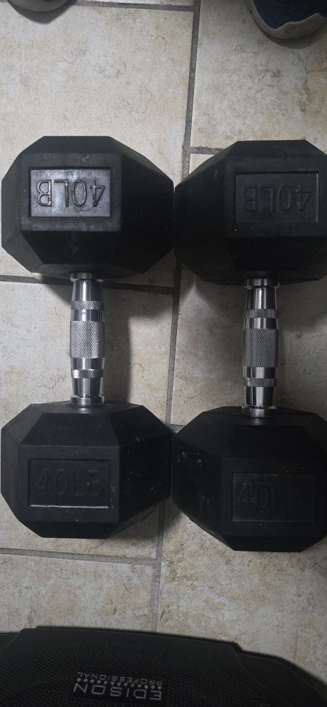 SET OF DUMBBELLS OF 40 POUNDS...PESAS