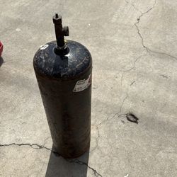 Acetylene tank