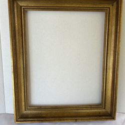ANTIQUE 18.5” X 15.5” WOOD GOLD COLOR VICTORIAN ART PICTURE FRAME (NO GLASS)