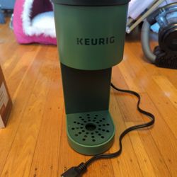 Gently Used Keurig Single Serve