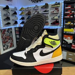 AIR JORDAN 1 RETRO “VOLT” SIZE 10