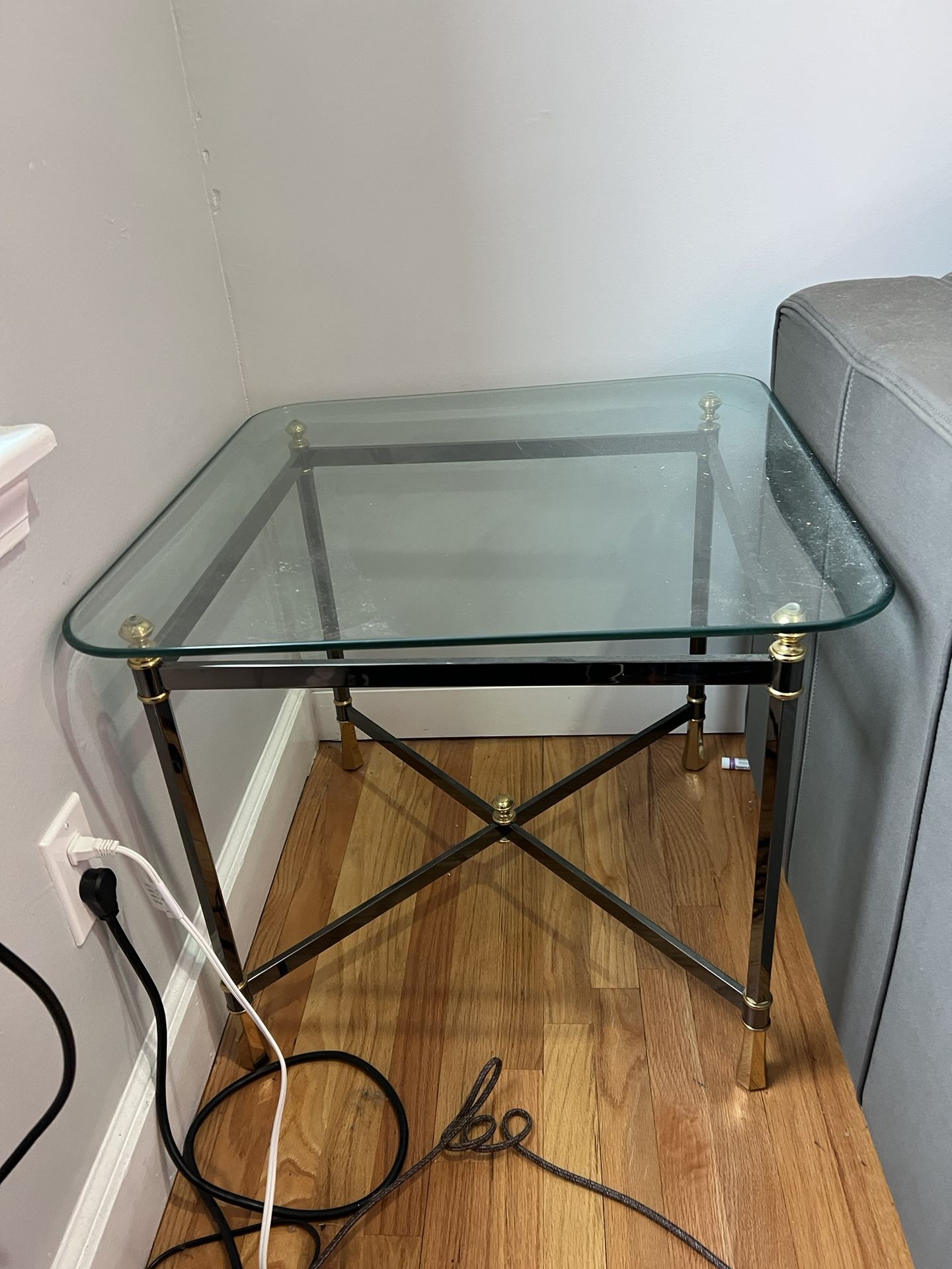glass end table in good condition