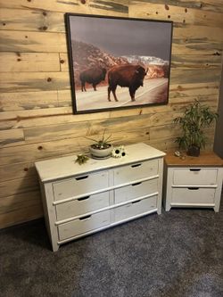 (((((( Dresser/ Night Stand ))))