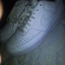 Size 7.5 Men && 6.5 Women Nikes