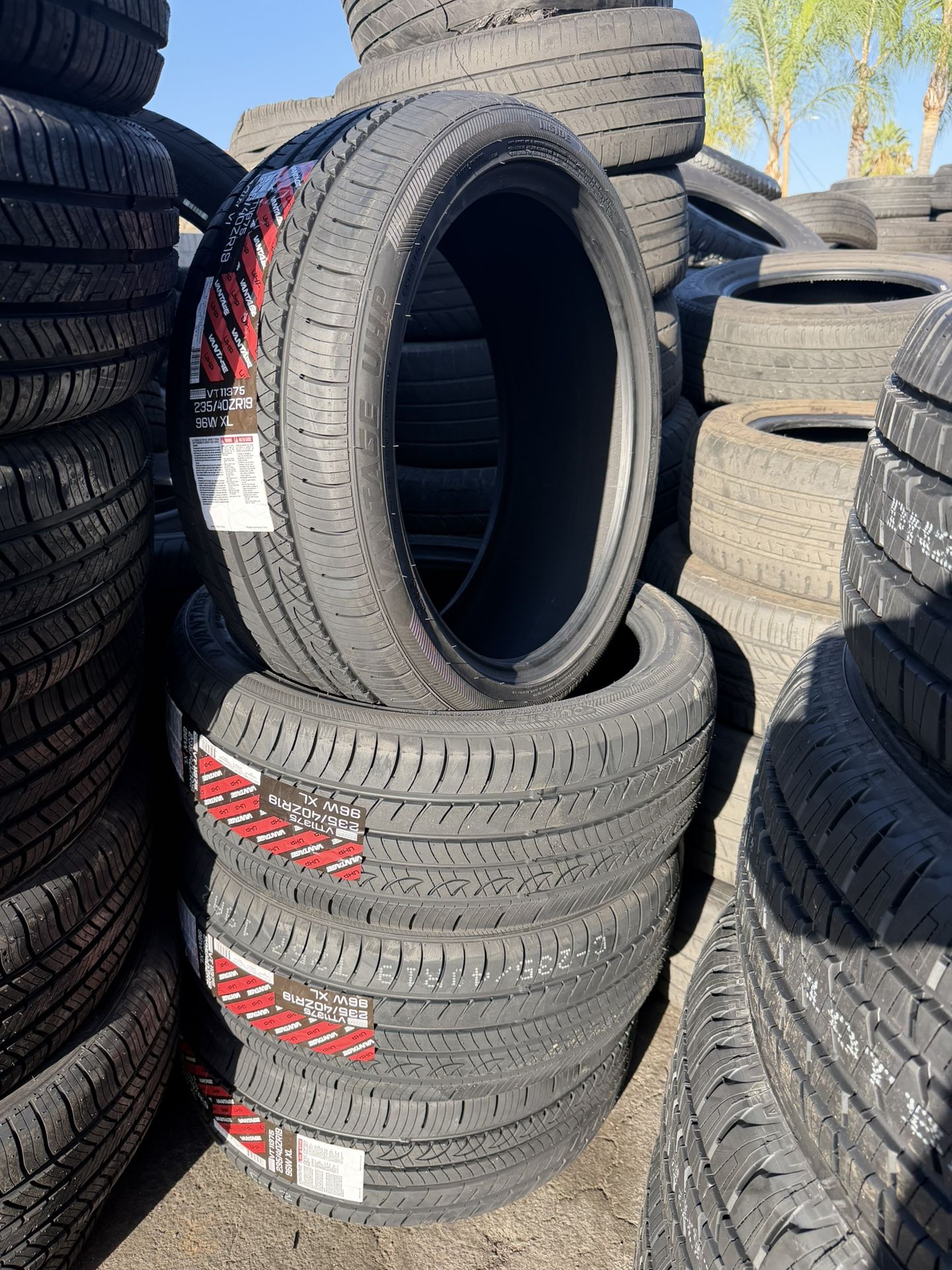 235/40/19 Vantage All Season Tires 