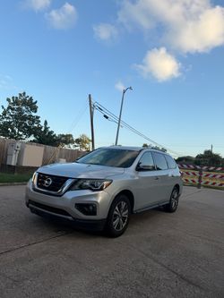 2020 Nissan pathfinder