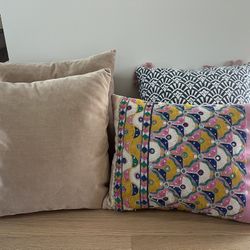 Set Of 4 Decorative Pillows