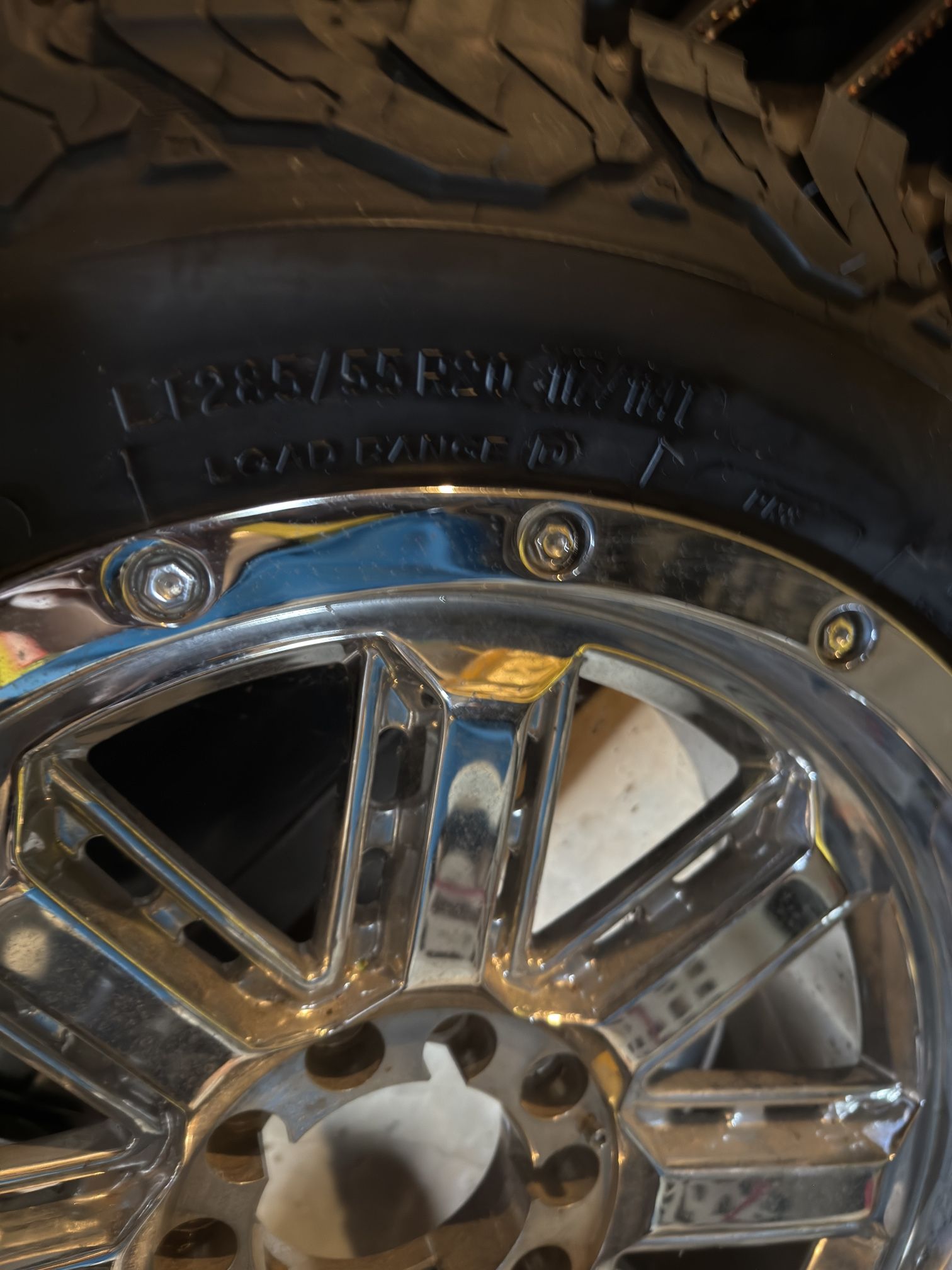 Bf Goodrich Tire LT 285/55/r20