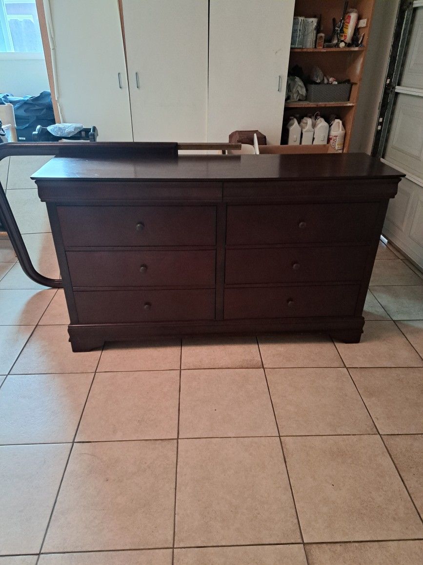 dresser with Mirror 