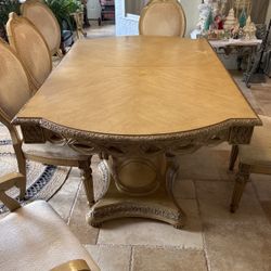 Dinning Room Table With 6 Chairs 