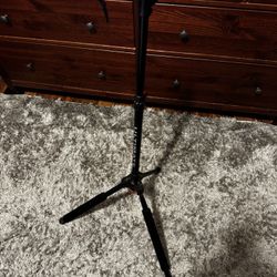 Ultimate Support GS-100+ Guitar Stand – Like New
