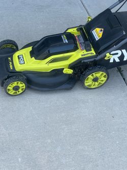 Electric lawnmower