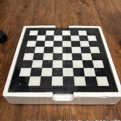 16” Black and White Marble Chess Set 
